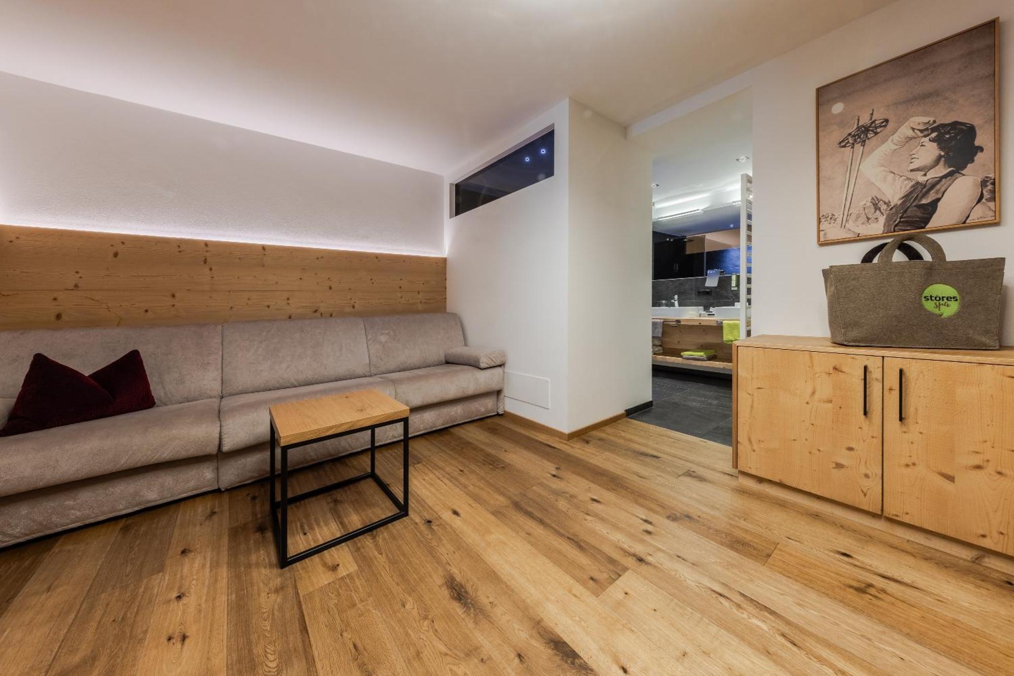 Hotel Stoeres - Active Wellbeing San Cassiano  Esterno foto