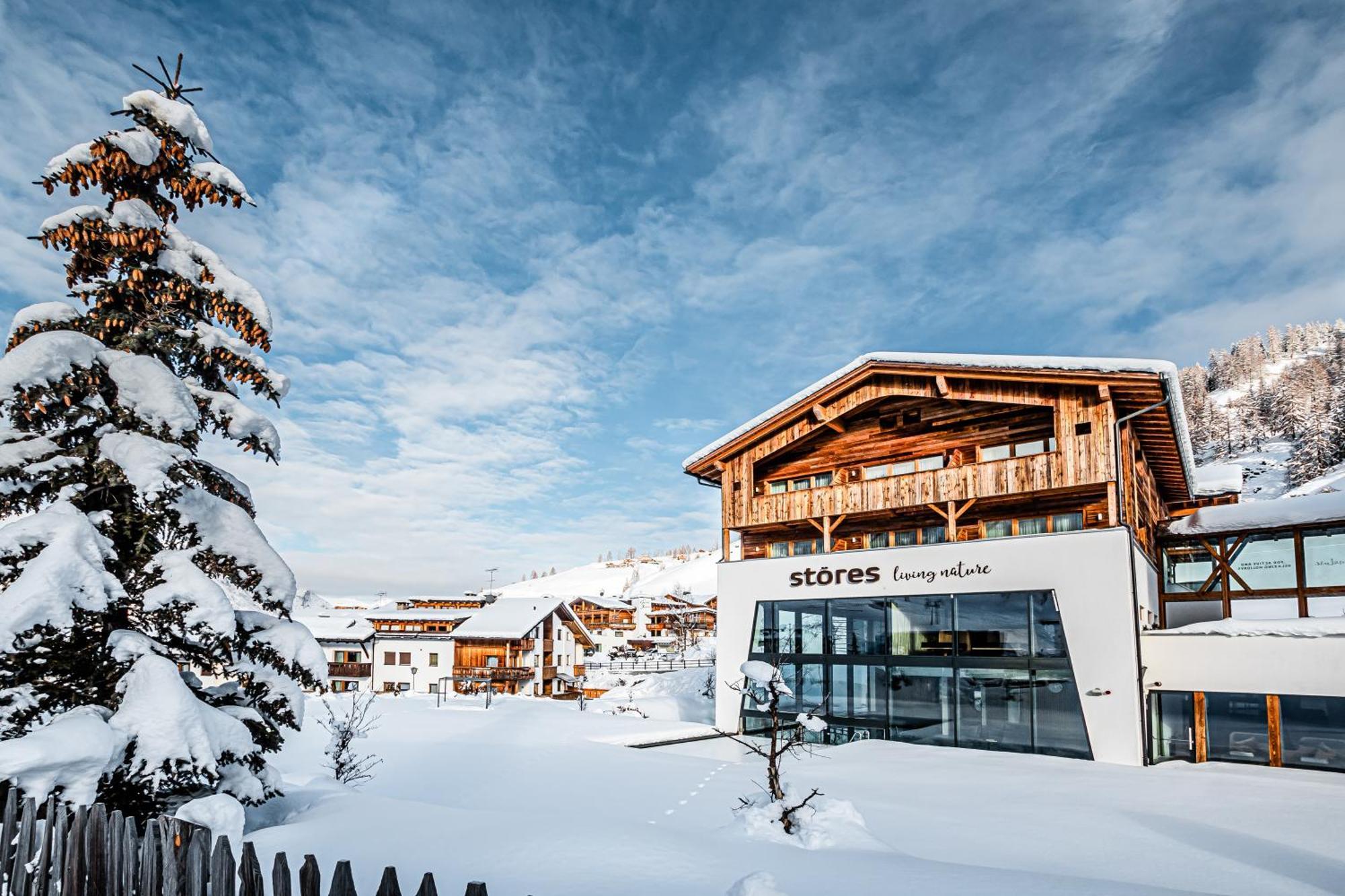 Hotel Stoeres - Active Wellbeing San Cassiano  Esterno foto