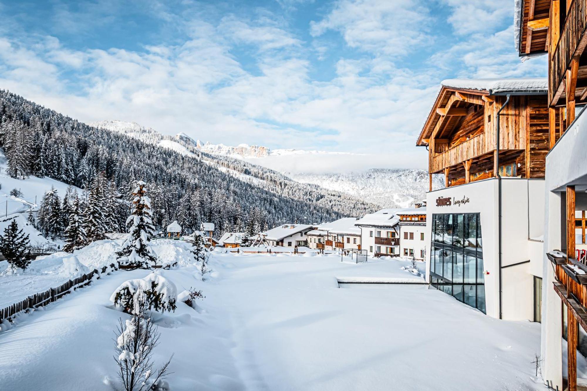 Hotel Stoeres - Active Wellbeing San Cassiano  Esterno foto